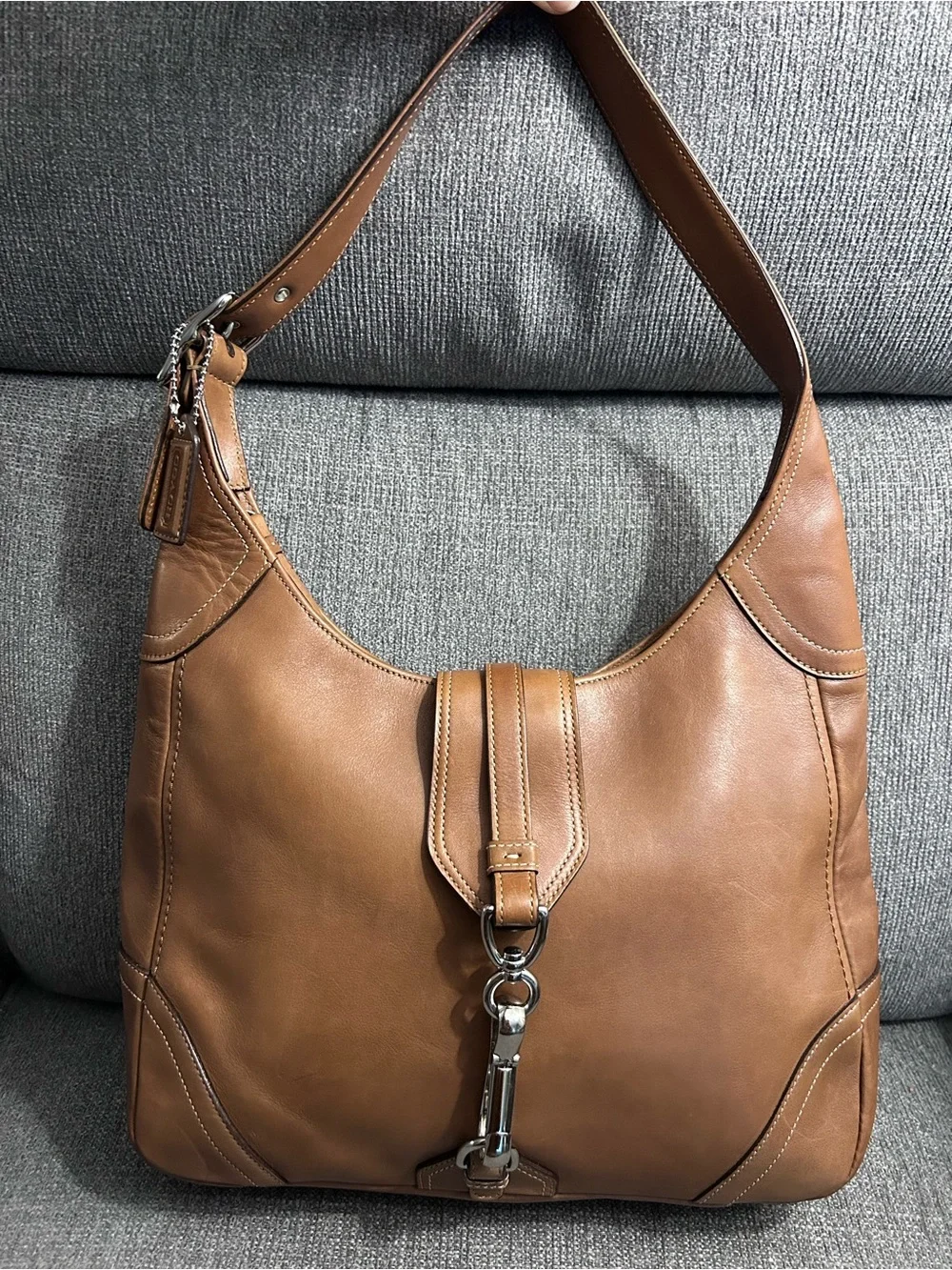 Coach Vintage Hampton tan shoulder bag 8A67